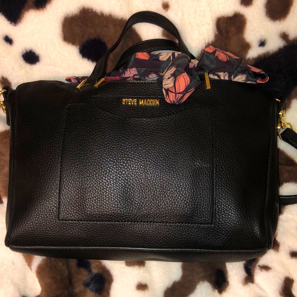 Black Steve Madden Cross Body Purse With Scarf